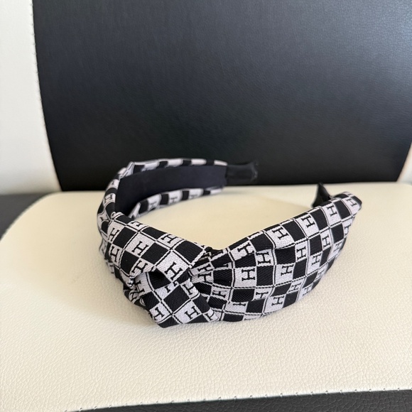 Set of Two Knot Headbands - Picture 4 of 7